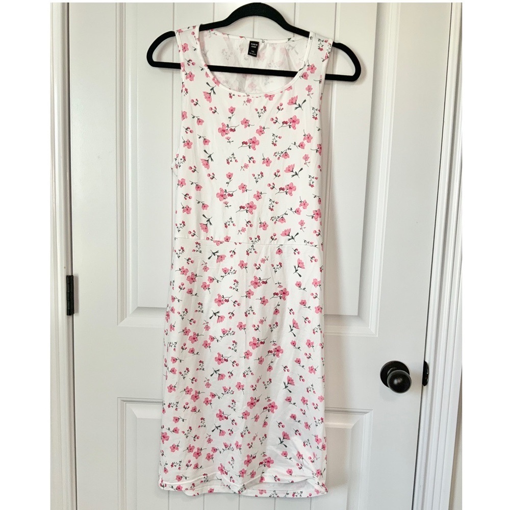 Floral Print Cut out Back Tank Dress NWOT.         🤩🤩🤩 - Picture 3 of 5